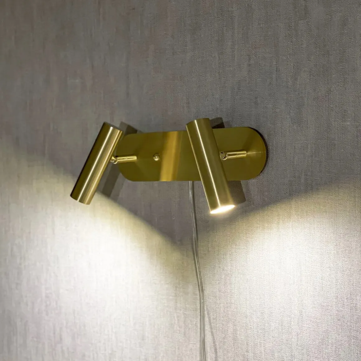 ARTIC Vägglampa LED Dubbel 30cm Matt Mässing
