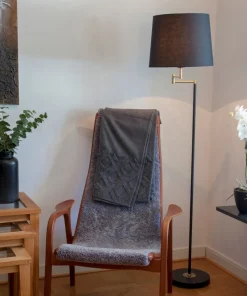 BIRKA Golvlampa 155cm Svart/Matt Mässing